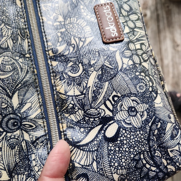 Sakroots Artists Circle blue and white coated canvas crossbody handbag - Picture 11 of 16